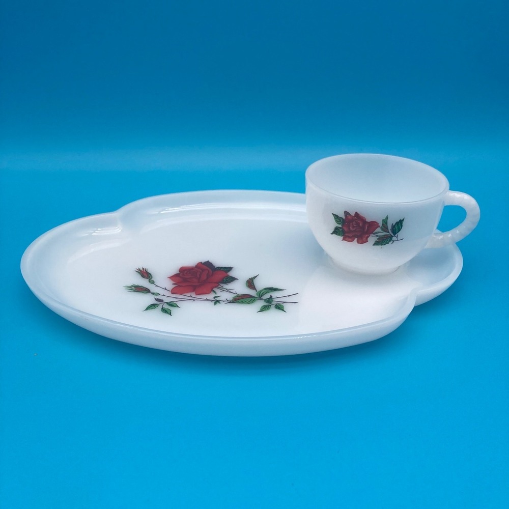 Vintage Federal Glass Rosecrest Tea Set Milk Glass 4 Trays 4 Cups 8pc